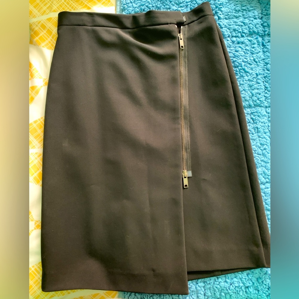 DKNY Black Asymmetrical Zipper pencil Skirt, size 4